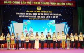 Trao 350 suất quà khen thưởng tân sinh viên là con của công nhân, người lao động tại tỉnh Quảng Ngãi