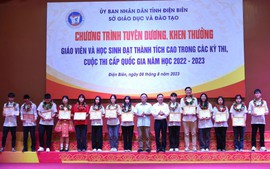 Điện Biên: Khen thưởng gần 100 học sinh và giáo viên có học sinh đoạt giải quốc gia