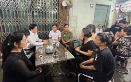 Thăm hỏi gia đình các nạn nhân người Hải Phòng tử vong trong vụ cháy chung cư mini tại Hà Nội