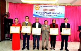 Lào Cai: Hội Cựu giáo chức đẩy mạnh nêu gương đạo đức người thầy, xây dựng xã hội học tập