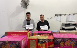 Lào Cai: Bắt giữ 2 đối tượng buôn bán trái phép hơn 1 tạ pháo nổ