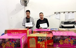 Lào Cai: Bắt giữ 2 đối tượng mua bán trái phép pháo nổ ngay tại cửa khẩu