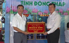 Hội Khuyến học Đồng Tháp tuyên dương dòng họ học tập tiêu biểu - dòng họ Huỳnh