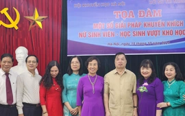 Toạ đàm "Một số giải pháp khuyến khích nữ sinh viên - học sinh vượt khó học giỏi"