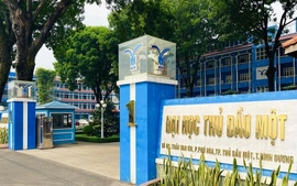 Trường Đại học Thủ Dầu Một trả lại 37 tỉ đồng học phí thu sai quy định cho sinh viên