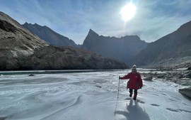 Dạo chơi trên sông băng Ladakh, Ấn Độ - trải nghiệm của những tâm hồn tự do