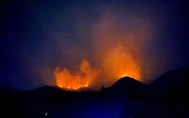 Cháy rừng ở Sa Pa: Phát sinh đám cháy mới lớn hơn hướng sang phía Lai Châu