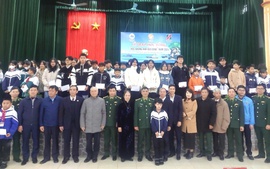 Hội Khuyến học tỉnh Nam Định trao 200 suất học bổng "Học không bao giờ cùng" tặng học sinh, sinh viên vượt khó, hiếu học