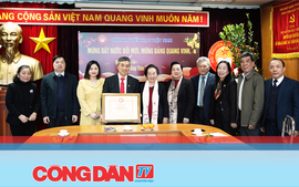 Trung ương Hội Khuyến học Việt Nam trao Bằng khen tặng Công ty Cổ phần Tập đoàn Vàng bạc Đá quý DOJI