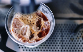 Nhật Bản: Sa thải hiệu trưởng vì rót nhiều cà phê ở quầy tự động hơn mức đã mua