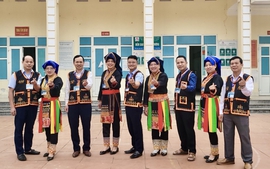 Quảng Ninh: Bảo tồn văn hóa dân tộc, công chức một xã ở Hạ Long mặc trang phục dân tộc đi làm