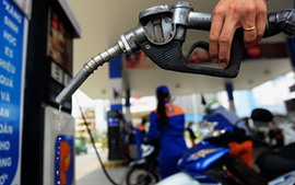 Giá dầu tăng, giá xăng có giảm nhưng không đáng kể