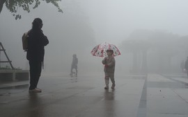 Thời tiết ngày 17/3: Hà Nội và các tỉnh Đông Bắc Bộ chìm trong mưa phùn, sương mù
