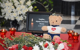 Vụ khủng bố ở Nga: Đại sứ quán Liên bang Nga tại Hà Nội mở sổ tang tưởng niệm các nạn nhân