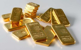 Ngày 29/3: Giá vàng thế giới chạm ngưỡng kỉ lục, trong nước tiếp đà tăng