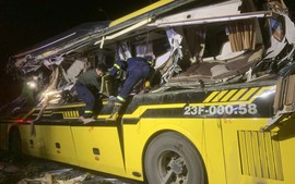 Tai nạn xe khách làm 10 người thương vong: Thủ tướng chỉ đạo khẩn trương điều tra, xử lý nghiêm sai phạm