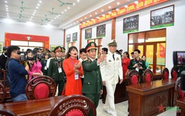 Bộ trưởng Bộ Quốc phòng Việt Nam và Trung Quốc dự Lễ khánh thành Nhà văn hóa hữu nghị Việt - Trung