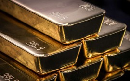 Ngày 20/4: Giá vàng thế giới tăng vọt, trong nước tiếp đà giảm