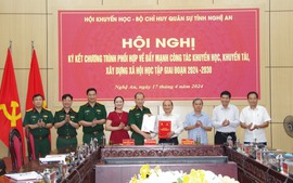 Hội Khuyến học tỉnh Nghệ An và Bộ Chỉ huy Quân sự tỉnh Nghệ An ký kết chương trình phối hợp