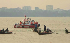 2 học sinh đuối nước khi bơi trên sông Hồng, Hà Nội ra khuyến cáo khẩn cấp