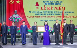 Đại học Thái Nguyên đón nhận Huân chương Lao động hạng Nhất