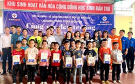 Điện lực Lào Cai tổ chức chương trình thiện nguyện "Cùng em đến trường"