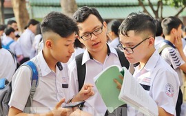 Thành phố Hồ Chí Minh giảm chỉ tiêu tuyển sinh lớp 10 là tước mất quyền học tập của học sinh