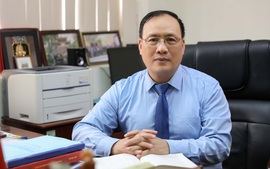 Giáo sư Nguyễn Đình Đức làm Chủ tịch Hội đồng Giáo sư cơ sở Trường Đại học Công nghệ