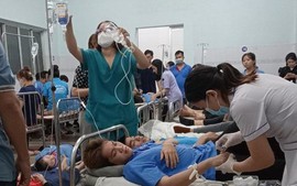 Gần 100 công nhân nhập viện cấp cứu nghi ngộ độc thực phẩm tại Đồng Nai 