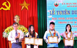 Đắk Lắk: Trao thưởng cho giáo viên xuất sắc và học sinh đạt giải các kỳ thi học sinh giỏi