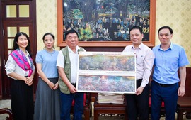 Báo Nhân Dân chính thức tặng 100.000 bức tranh panorama "Chiến dịch Điện Biên Phủ" 