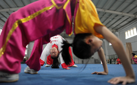 Động tác múa cơ bản khiến hàng nghìn trẻ em ở Trung Quốc bị liệt
