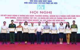 Tạp chí Công dân và Khuyến học nhận Bằng khen của Ủy ban nhân dân thành phố Hà Nội
