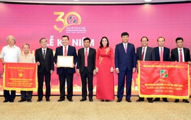 Văn phòng Đại diện Khu vực Miền Trung Agribank tổ chức kỉ niệm 30 năm ngày thành lập