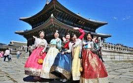 Ban nhạc K-pop BTS và phim "Chào mừng tới Samdal-ri" dậy sóng du lịch Hàn Quốc