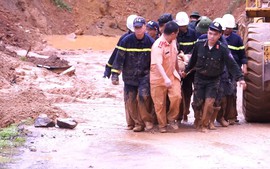 Tập trung mọi nguồn nhân lực, máy móc để tìm kiếm nạn nhân vụ sạt lở đất nghiêm trọng tại Hà Giang