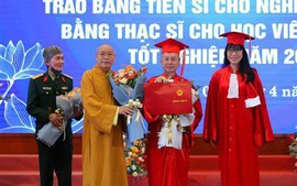 Ông Vương Tấn Việt sử dụng bằng giả sẽ bị xử phạt thế nào theo luật?