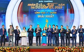 Những hình ảnh đẹp của Lễ Trao giải Nhân tài Đất Việt 2025