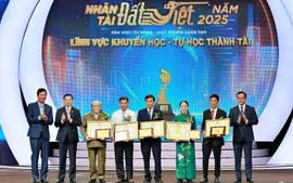 Lễ trao Giải thưởng Nhân tài Đất Việt năm 2025: Cảm xúc và những chia sẻ của tác giả được vinh danh