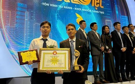 Thầy giáo và con trai chinh phục Nhân tài Đất Việt bằng công nghệ cảnh báo sạt lở