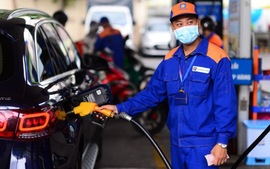 Giá xăng dầu tăng nhẹ từ 15 giờ ngày 13/11