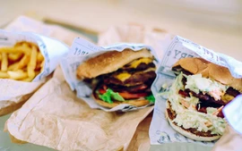 Mexico cấm bán đồ ăn nhanh trong trường học