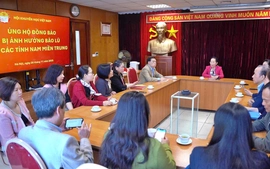 Trung ương Hội Khuyến học Việt Nam ủng hộ đồng bào bị ảnh hưởng bão lũ các tỉnh Nam Trung Bộ