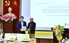 Ra mắt 2 cuốn sách "Việt sử tân ước toàn biên" và "Bảo tồn tu bổ di tích kiến trúc gỗ"