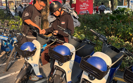 Chọn xe điện công cộng, không phải mang xe về nhà sạc