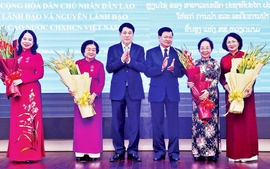 Nhà nước Lào tặng Huân chương Tự do cho lãnh đạo cấp cao Việt Nam