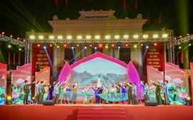 Hải Phòng: Chương trình nghệ thuật "Bài ca thống nhất" truyền cảm hứng cho thế hệ trẻ