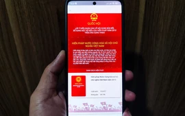 Đông đảo người dân quan tâm góp ý dự thảo sửa đổi, bổ sung Hiến pháp năm 2013 qua ứng dụng VNeID