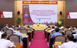 Đoàn công tác của Bộ Chính trị làm việc về sáp nhập 2 tỉnh Lào Cai, Yên Bái
