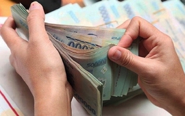 Cán bộ công chức được điều chuyển về xã được hưởng mức lương thế nào?